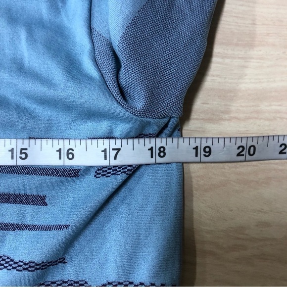 Under Armour Heatgear Loose Blue Purple Long Sleeve Shirt Youth XL - Picture 4 of 5